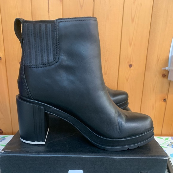 New Sorel Black Margo Chelsea leather boot, size10 - Picture 1 of 4